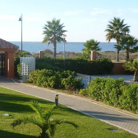 Urbanizacion Las Arenas Isla Canela Esterno foto